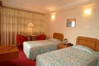 Central Hotel Male Bagian luar foto